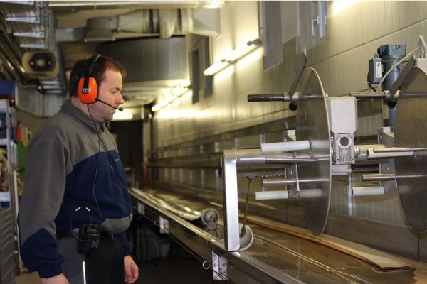 CeoTronics CT-DECT headset in de industrie